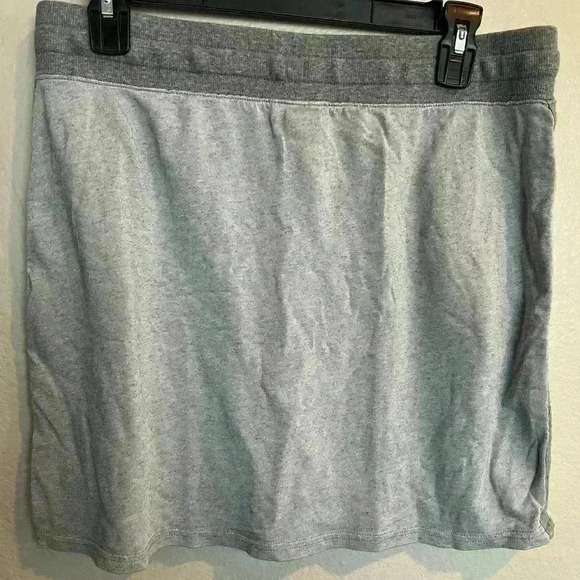 Converse - Picture 2 of 2